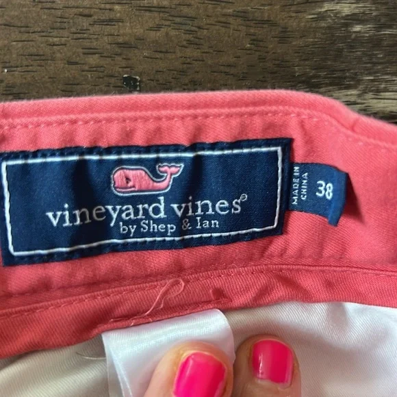 Vineyard Vines Men's Salmon Breaker Shorts Size 38 - Picture 3 of 5